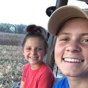 Meet your Posher, Leslie